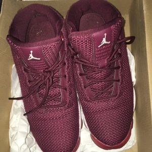 Burgundy Jordans size 5 Price is selling $80